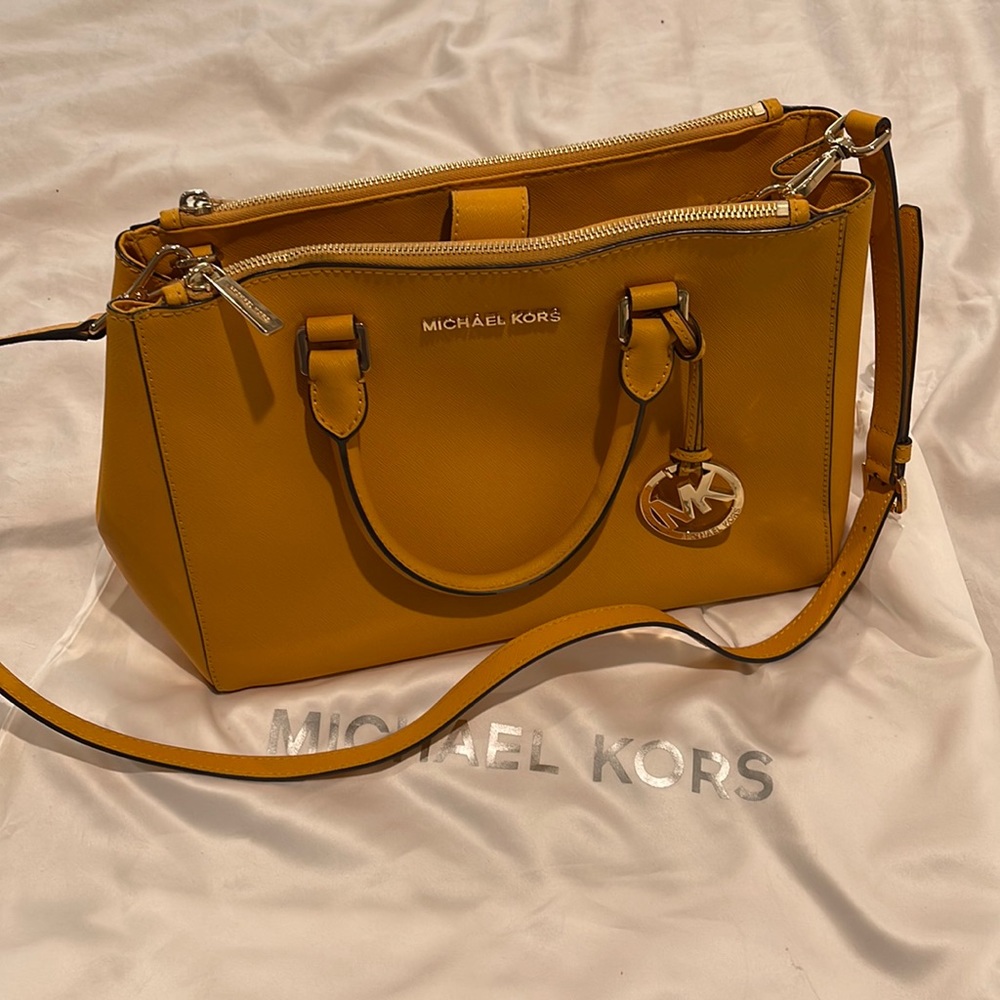 Michael Kors mustard tote